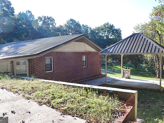 5th image of 1055 Mountain View Rd