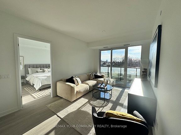 3rd image of 8188 Yonge St #332