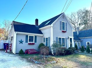 18 Fearing Hill Rd, Wareham, MA 02571