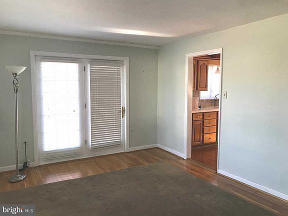 4th image of 1317 Brandt Ave