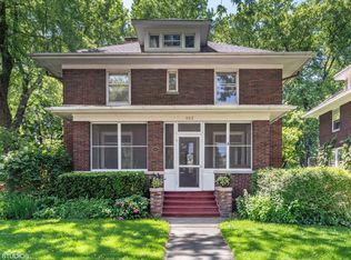 462 Oak Ave, Aurora, IL 60506