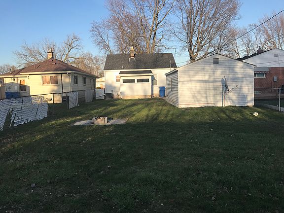 5th image of 5931 Robindale Ave