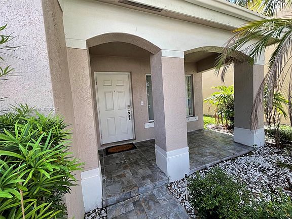2nd image of 6337 Willoughby Cir Unit 6337
