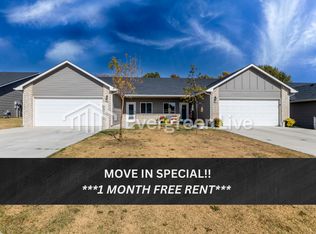 124 E Santa Fe Cir, Mulvane, KS 67110