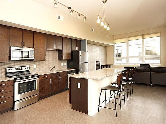 3rd image of 711 4th St SE #103-A