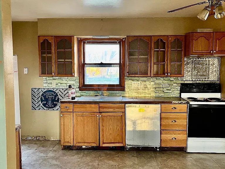 810 N C St — Photo 10