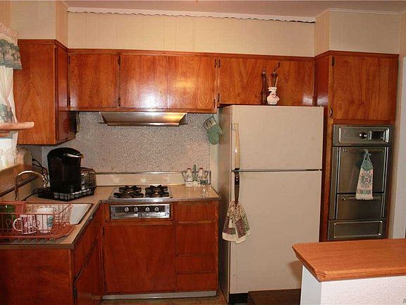 4th image of 137 Conerty St