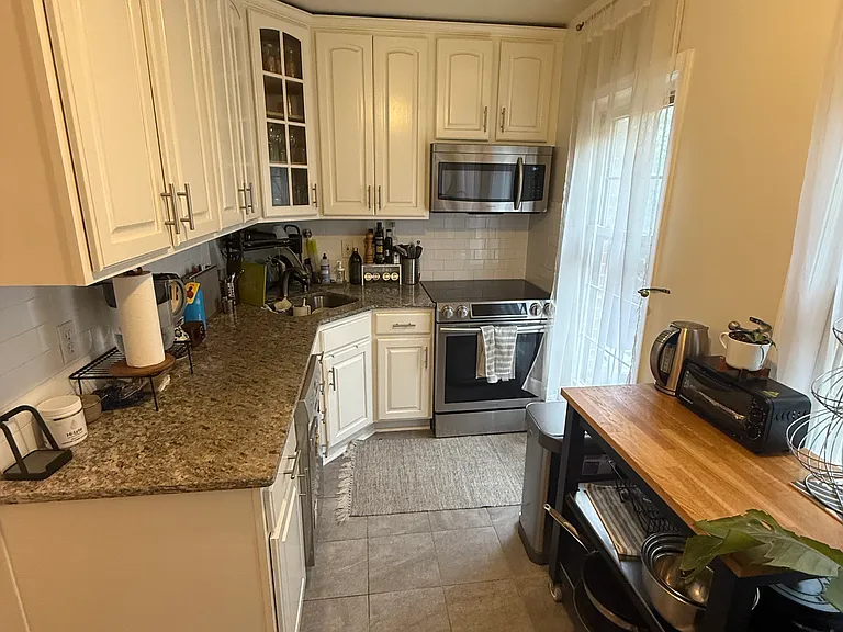 1688 Euclid St NW #B — Photo 13