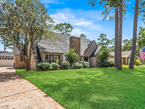 2nd image of 7723 Fountaingrove Ln