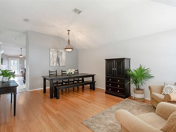 3rd image of 1896 Barton Springs Dr