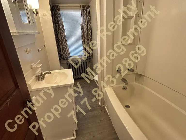 362 W Broadway — Photo 10