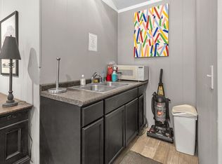 116 Harding Pl #D5, Nashville, TN 37205