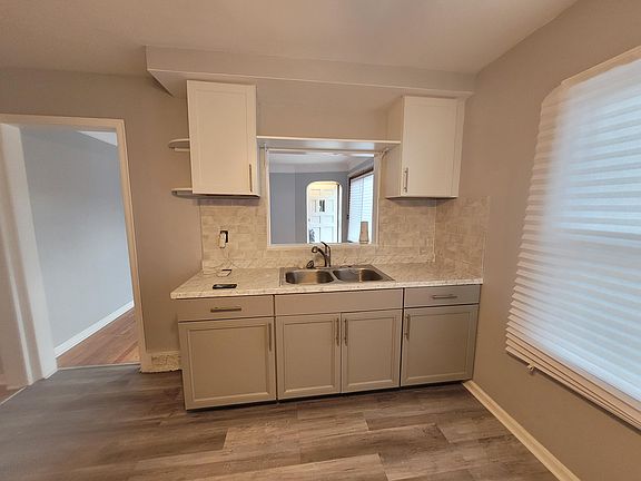 2nd image of 4666 Hereford St