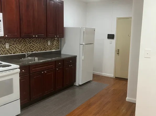 546 Van Siclen Avenue image 1 of 7