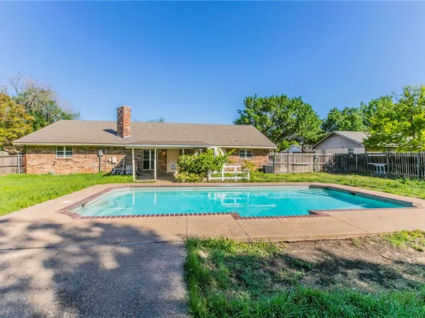 309 Crescent Dr, Hewitt, TX 76643