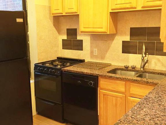 2nd image of 1421 53rd St APT B2