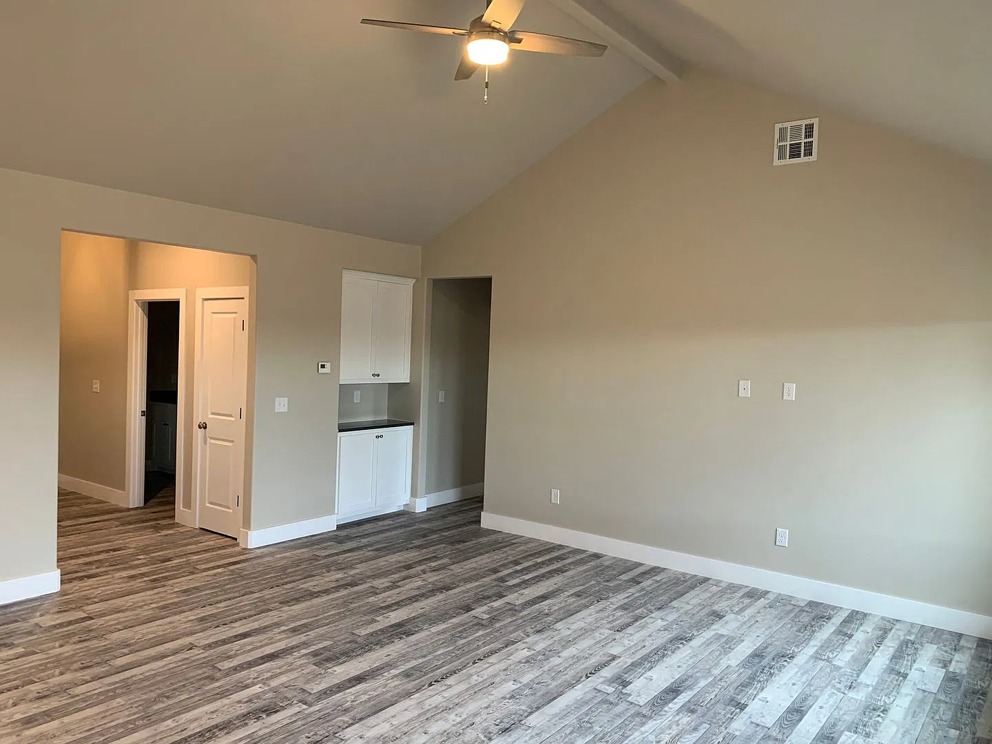 114.6 - 2020 N. Grandview - — Photo 4