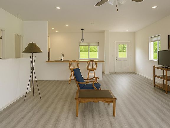 4th image of 5380 Sunny Cir