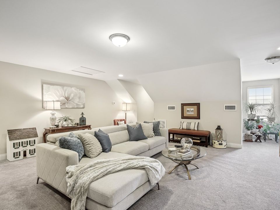 1st image of 287 Chancery Dr