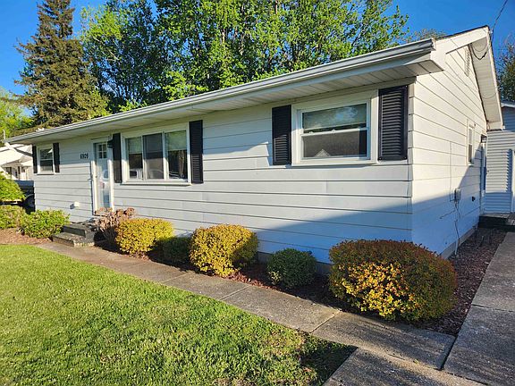 3rd image of 6909 Wallace Dr