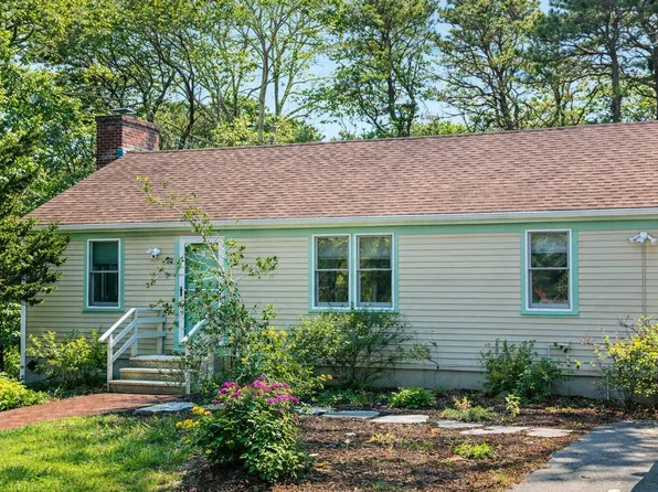 20 Stone Court, Eastham, MA 02642