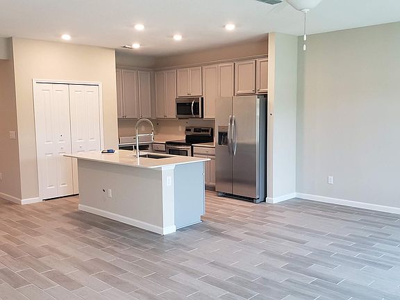 2nd image of 109 Boracay Cir