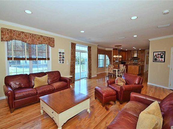 5th image of 4 Mulberry Ct