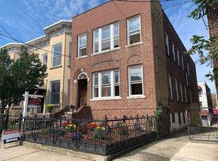 3146 30th St, Astoria, NY 11106