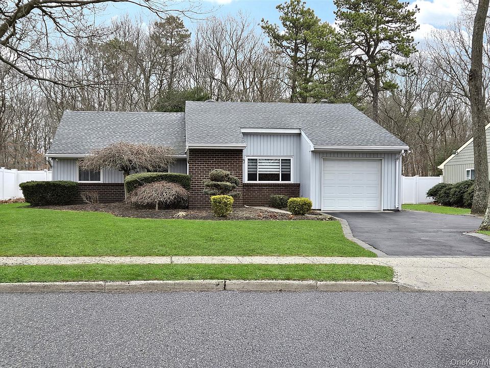 1st image of 771 Waverly Avenue