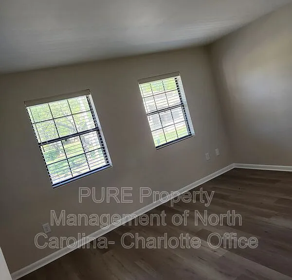 7510 Woods Ln #30 — Photo 17