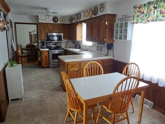 5th image of 1427 Satinwood Dr