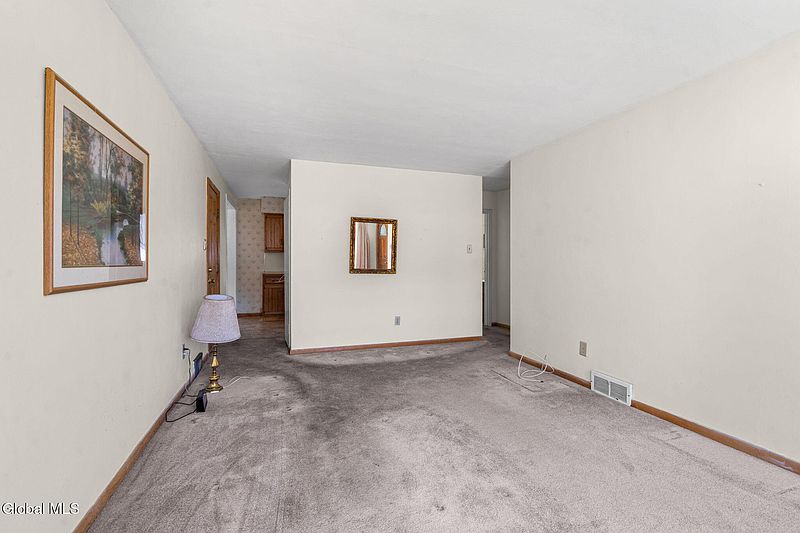 3rd image of 109 Elliott Avenue