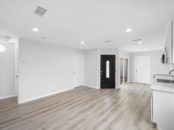 5th image of 536 South St #A