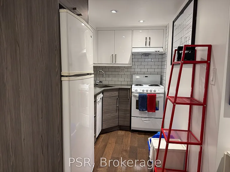 54A Galley Ave #B — Photo 13