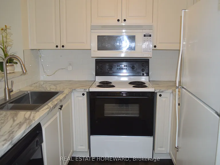 18 Pemberton Ave #1101 — Photo 1