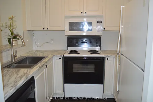 18 Pemberton Ave Photo 1