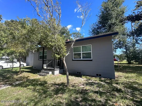 821 CLEVELAND Avenue, Palatka, FL 32177