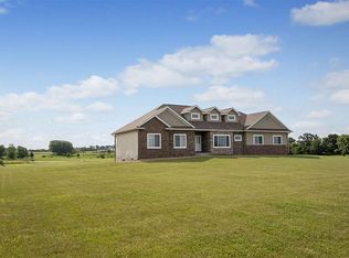 2486 Heritage Dr, Williamsburg, IA 52361