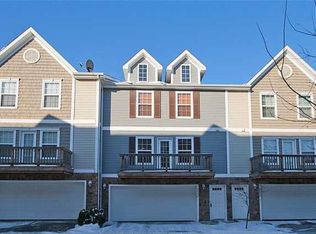 1146 Keystone Ln, Pleasant Hill, IA 50327