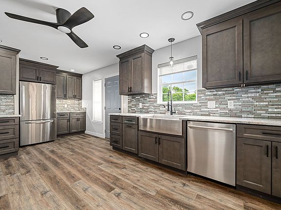 5th image of 1639 Jarratt Dr