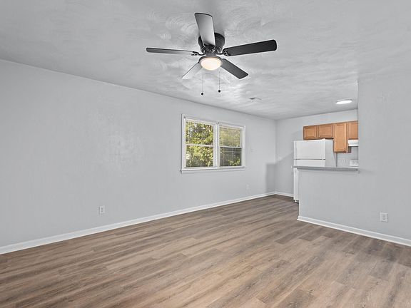 3rd image of 1428 Picadilly St #2