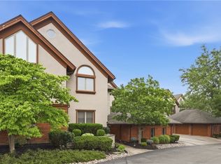 182 Castlebrooke Ln, Buffalo, NY 14221
