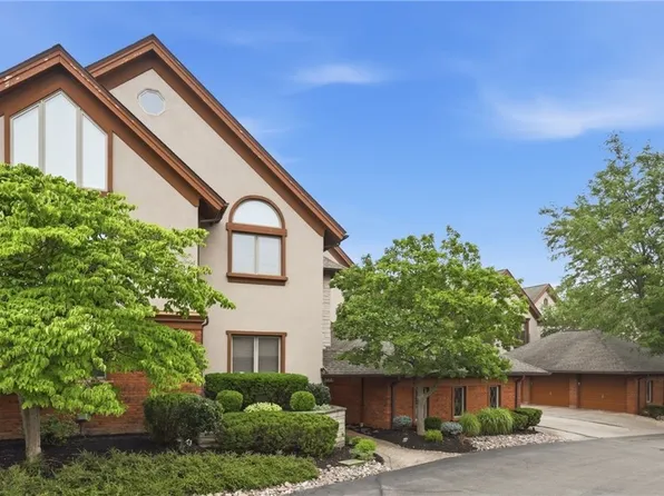 182 Castlebrooke Ln, Buffalo, NY 14221