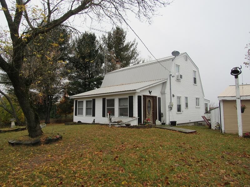 1st image of 8420 Bamfield Rd