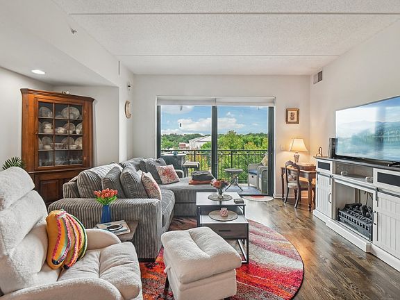 5th image of 6420 Double Eagle Dr Unit 409