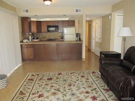 3rd image of 2022 Merrill Ln Unit 14I