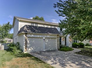 1026 S Winterbrooke Dr, Olathe, KS 66062