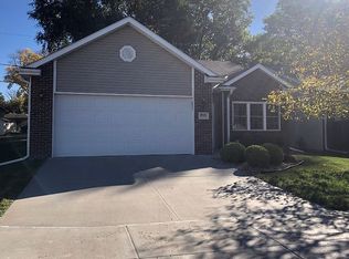 1940 S Knights Pl, Lincoln, NE 68506