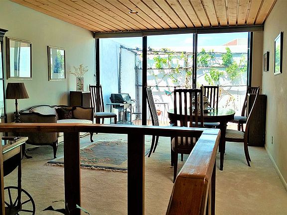 Formal Dining Sitting Area