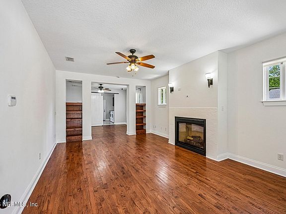 2nd image of 2634 GILMORE Street